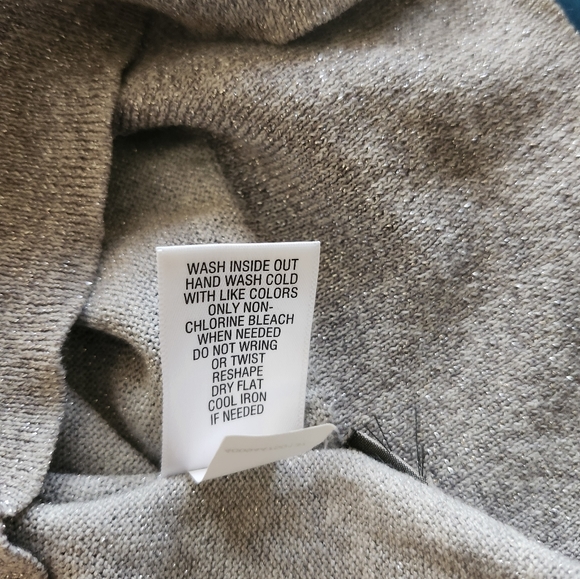 Simply Vera Vera Wang Knit Metallic Short Sleeve Top - Picture 8 of 9